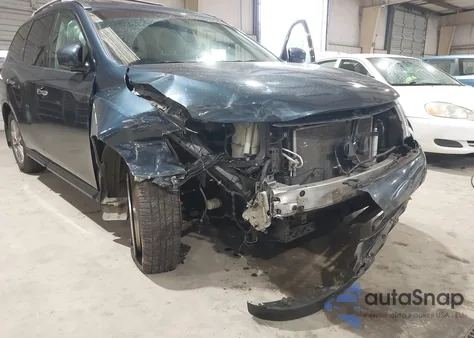 2014 Nissan Pathfinder Sv z USA, uszkodzony, nr VIN 5N1AR2MN2EC675331